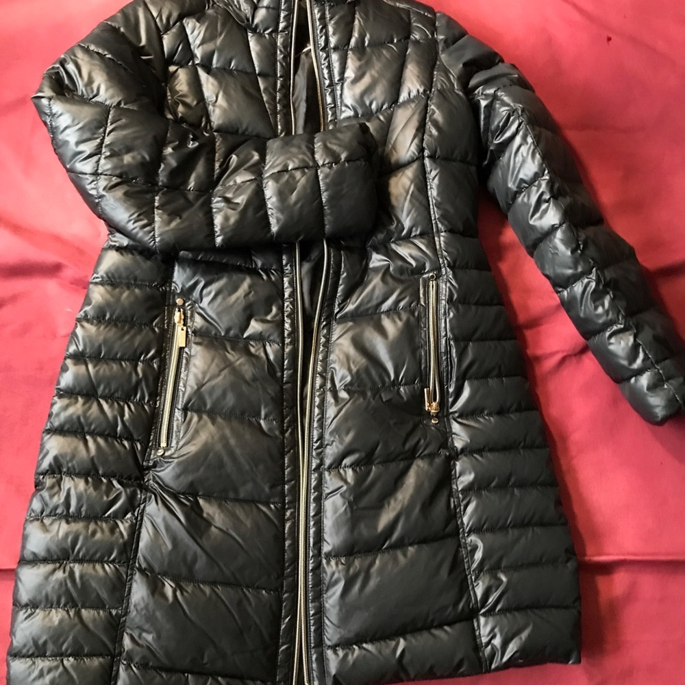 Gallery, down coat, black, size small, like new.